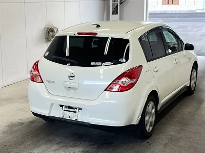 NISSAN TIIDA