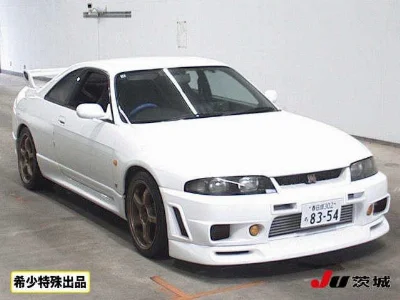 NISSAN SKYLINE