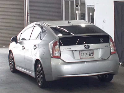 TOYOTA PRIUS