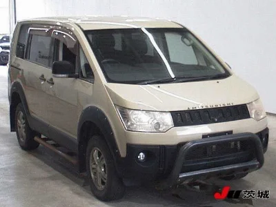 MITSUBISHI DELICA D5