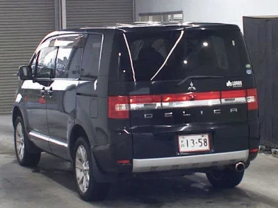 MITSUBISHI DELICA D5