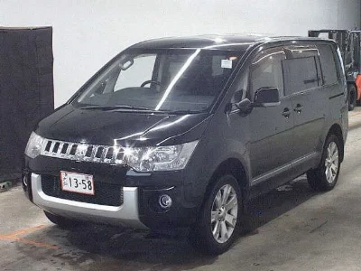 MITSUBISHI DELICA D5