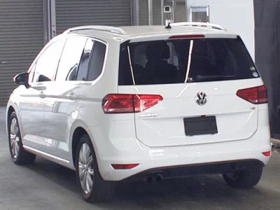 VOLKSWAGEN GOLF TOURAN