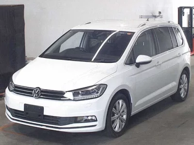 VOLKSWAGEN GOLF TOURAN