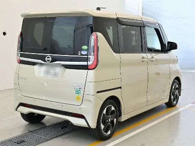 NISSAN ROOX