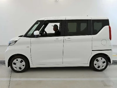 MITSUBISHI EK SPACE