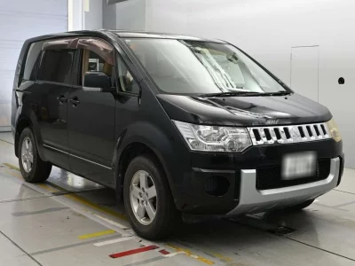 MITSUBISHI DELICA D5