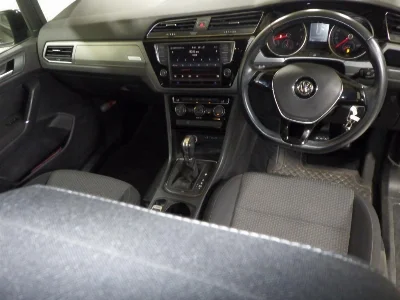 VOLKSWAGEN GOLF TOURAN