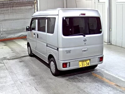 NISSAN CLIPPER VAN