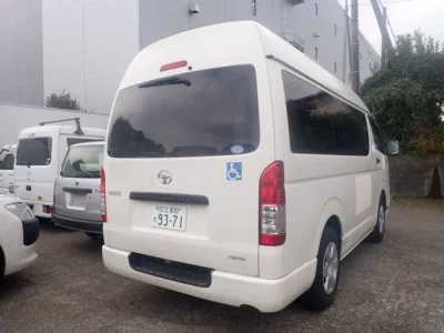 TOYOTA HIACE VAN