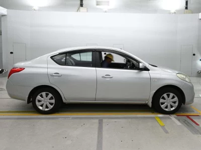 NISSAN TIIDA LATIO