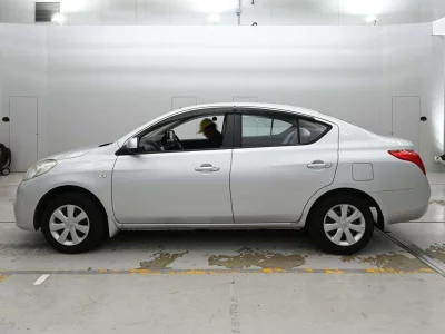 NISSAN TIIDA LATIO