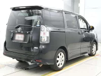 Цена авто Toyota Voxy с аукционов Японии, номер кузова ZRR70W, пробег 221 000, оценка 2