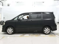 Цена авто Toyota Voxy с аукционов Японии, номер кузова ZRR70W, пробег 221 000, оценка 2