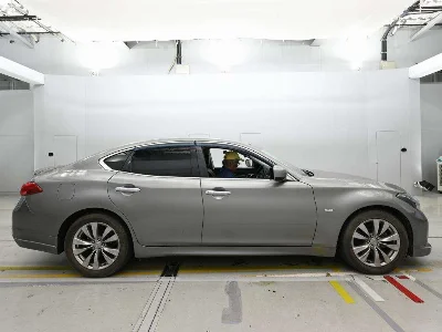 NISSAN FUGA