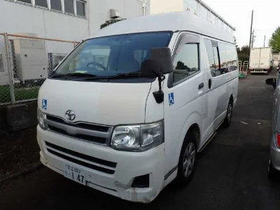 TOYOTA HIACE VAN