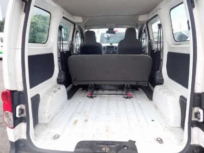 NISSAN NV200