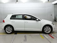 Цена авто Volkswagen Golf с аукционов Японии, номер кузова AUCJZ, пробег 50 000, оценка 2