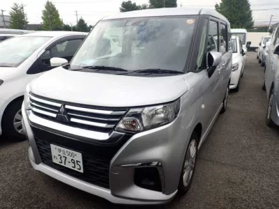 MITSUBISHI DELICA D2