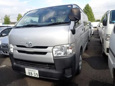 TOYOTA HIACE VAN