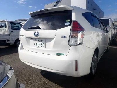 TOYOTA PRIUS ALPHA