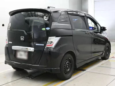 HONDA FREED SPIKE