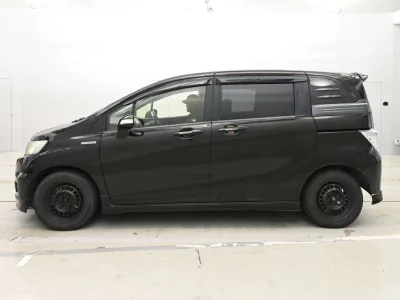 HONDA FREED SPIKE