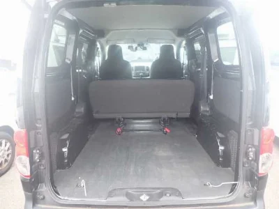 NISSAN NV200