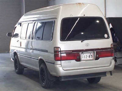 TOYOTA HIACE VAN