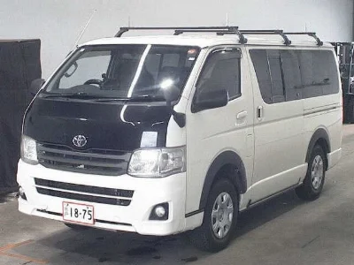 TOYOTA HIACE VAN
