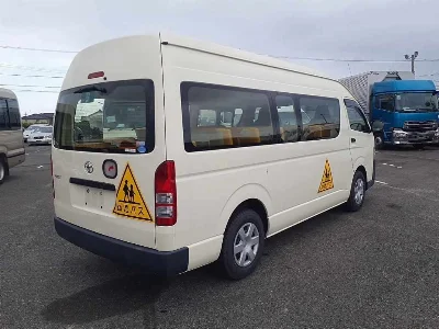 TOYOTA HIACE