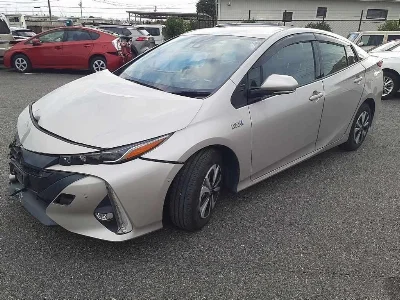 TOYOTA PRIUS PHV