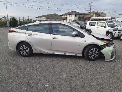 TOYOTA PRIUS PHV