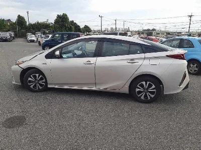 TOYOTA PRIUS PHV