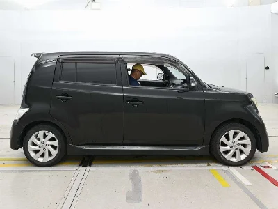TOYOTA BB
