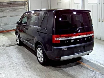 MITSUBISHI DELICA D5