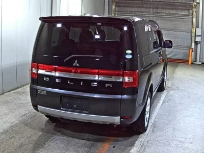 MITSUBISHI DELICA D5