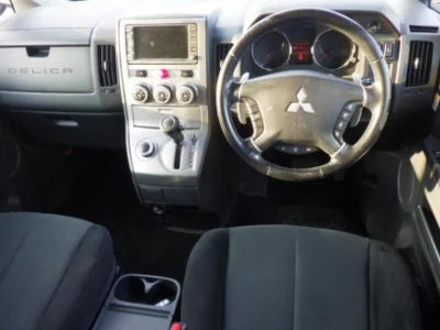 MITSUBISHI DELICA D5