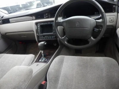 TOYOTA CROWN MAJESTA