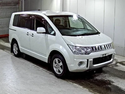 MITSUBISHI DELICA D5