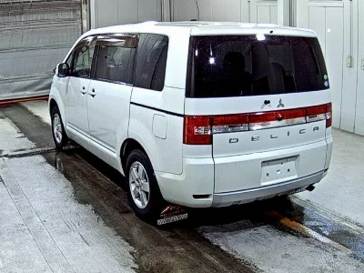 MITSUBISHI DELICA D5