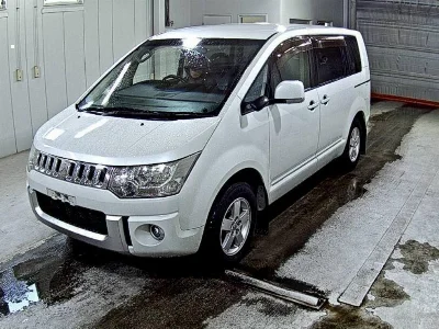 MITSUBISHI DELICA D5