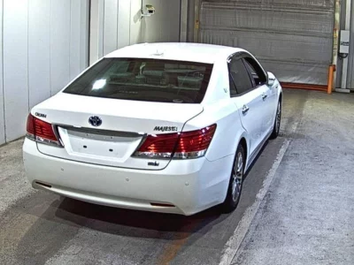 TOYOTA CROWN MAJESTA