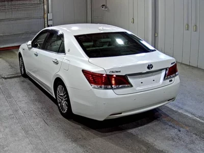 TOYOTA CROWN MAJESTA