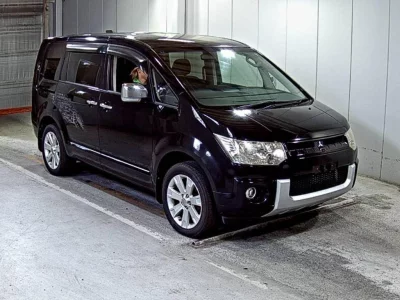 MITSUBISHI DELICA D5