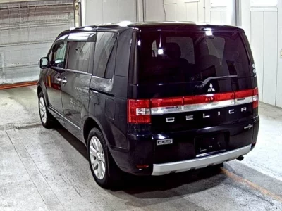 MITSUBISHI DELICA D5