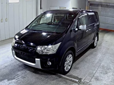 MITSUBISHI DELICA D5