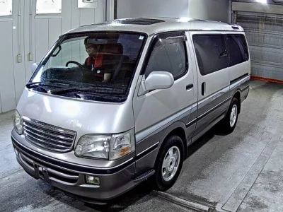 TOYOTA HIACE