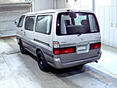 TOYOTA HIACE