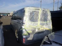 Цена авто Toyota Voxy с аукционов Японии, номер кузова ZWR80G, пробег 141 000, оценка 